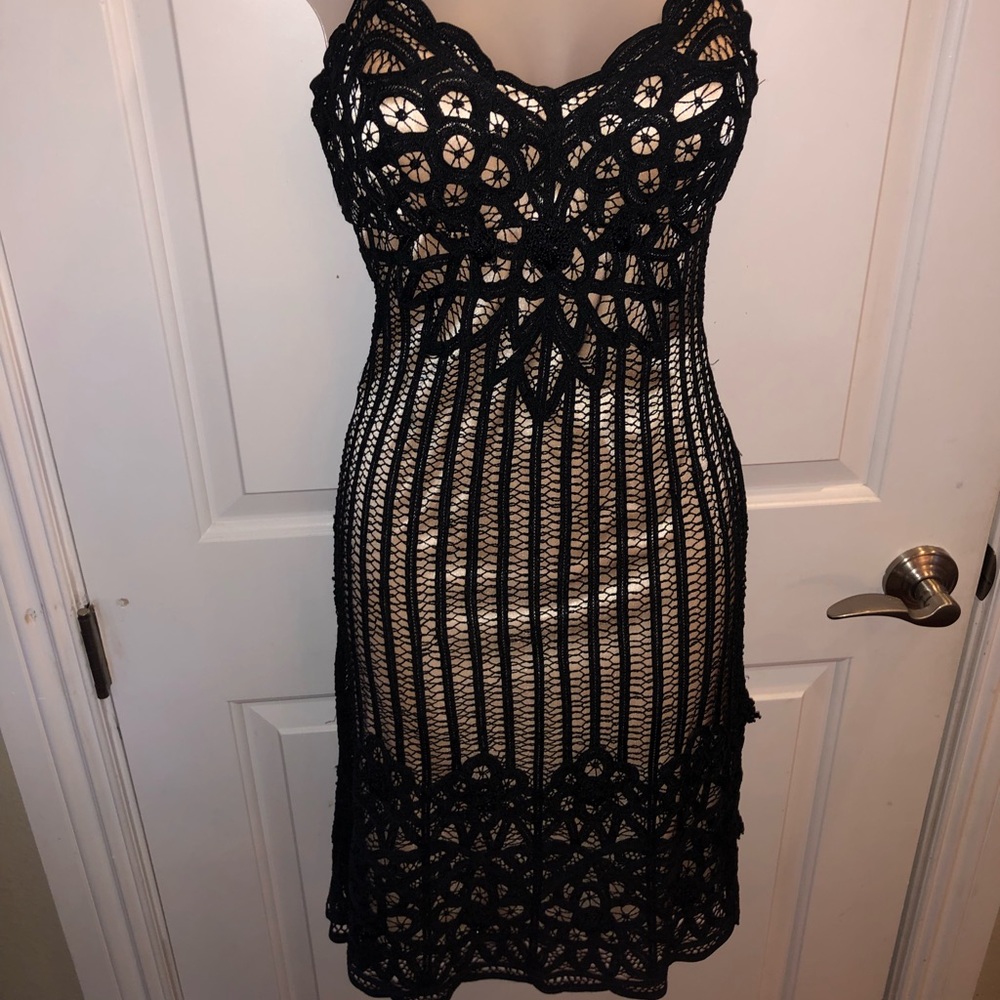 ❤️❤️SOLD❤️❤️Sue Wong Black and Nude crochet dress